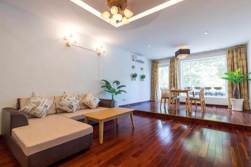 Scandinavian With Balcony In Bui Vien * Ho Chi Minh City